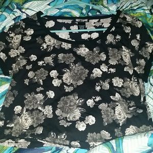 Short sleeve crop top